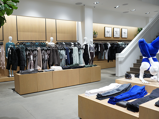 Alo Yoga - Los Angeles, CA